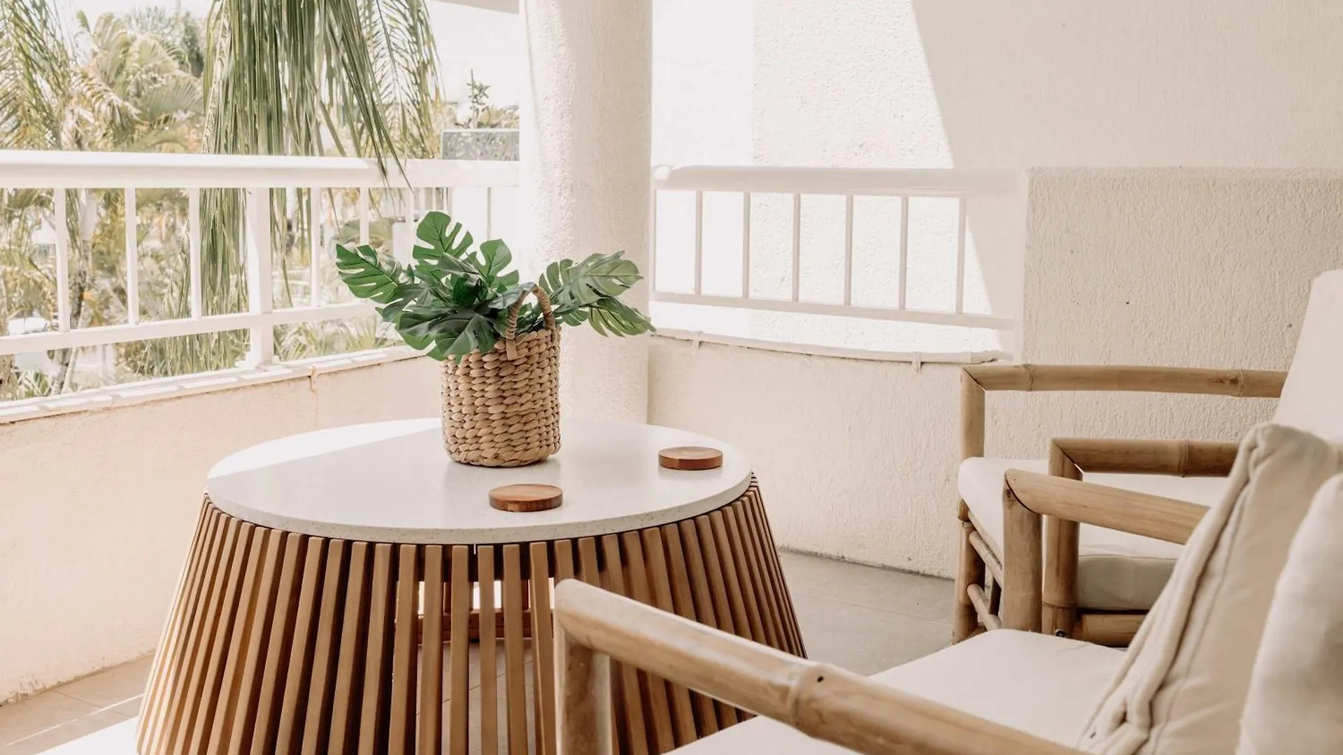 Apartment Headlands Beachside Retreat - 50 Metres To Beach Alexandra Headland Australia