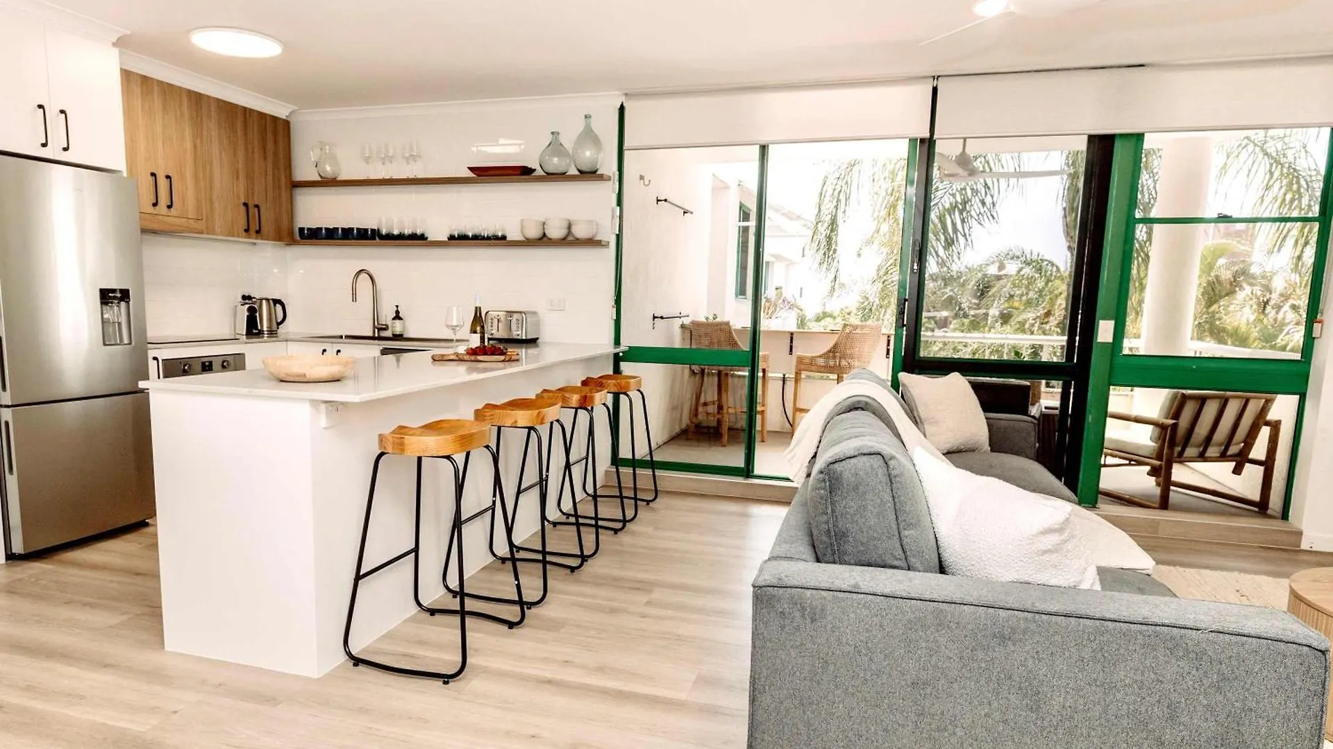 Headlands Beachside Retreat - 50 Metres To Beach Alexandra Headland Australia