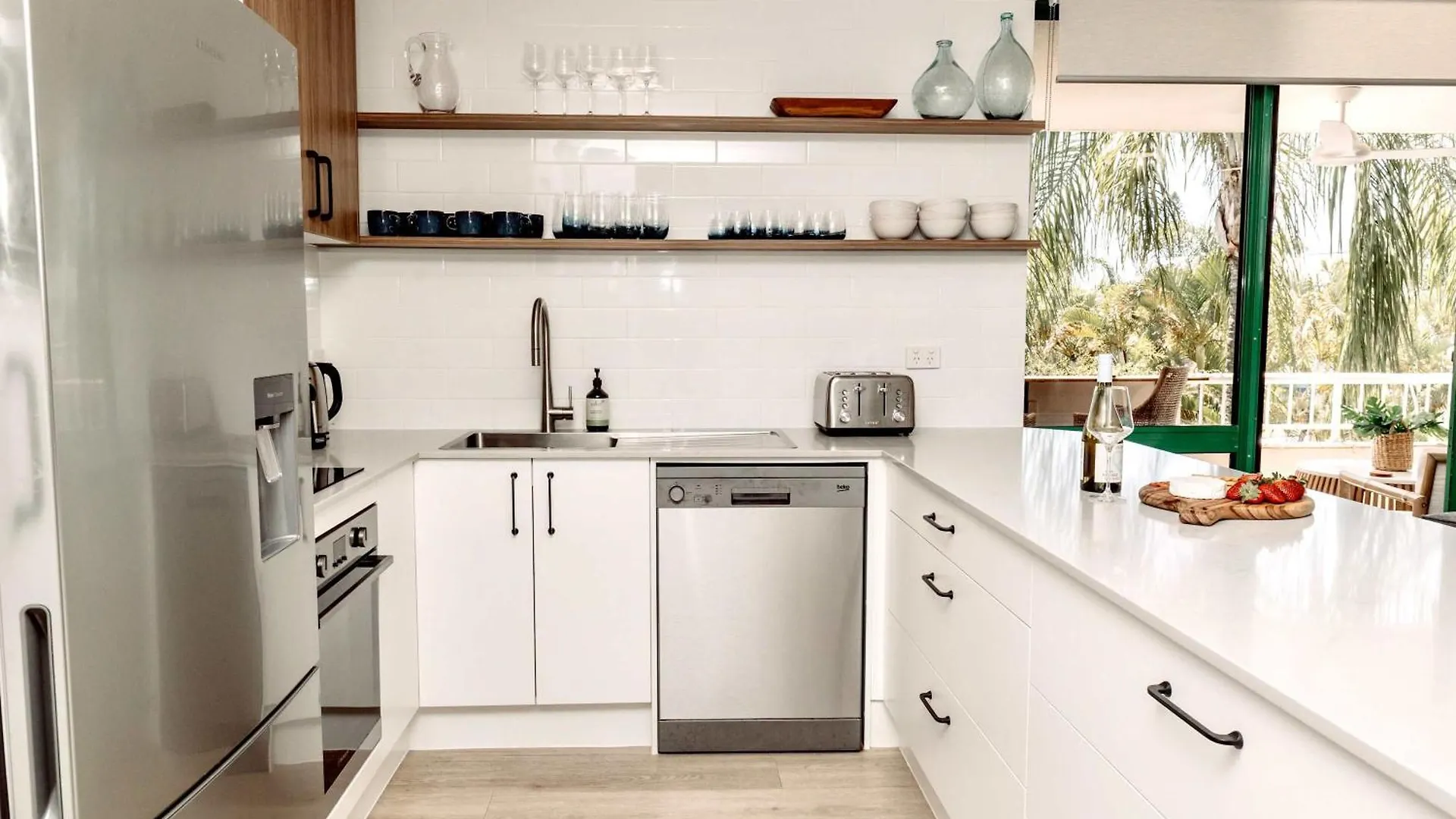 Apartment Headlands Beachside Retreat - 50 Metres To Beach Alexandra Headland